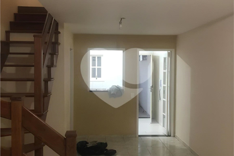 Casa à venda com 2 quartos, sendo 1 suíte,  no condomínio Village Palmas, São Paulo - SP