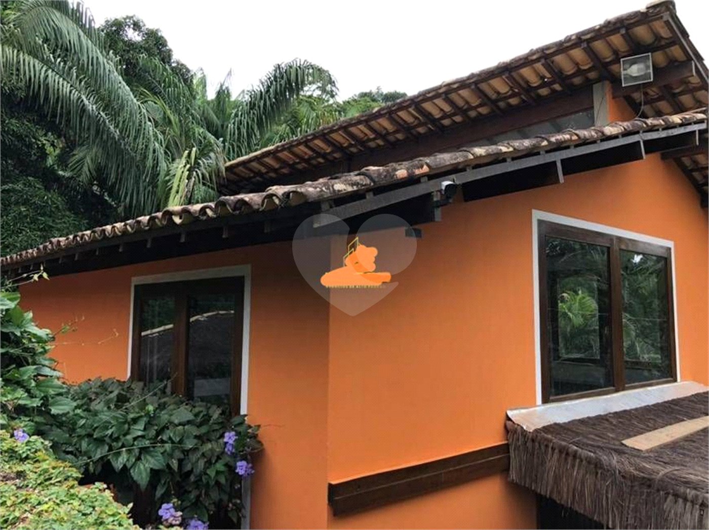 Casa à venda com 4 quartos, sendo 2 suítes,  em Barra Velha, Ilhabela, SP