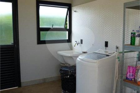 Casa à venda com 4 quartos, sendo 2 suítes, no condomínio Primavera, Salto - SP