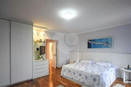 Casa à venda com 5 suítes em Jardim Londrina, São Paulo, SP