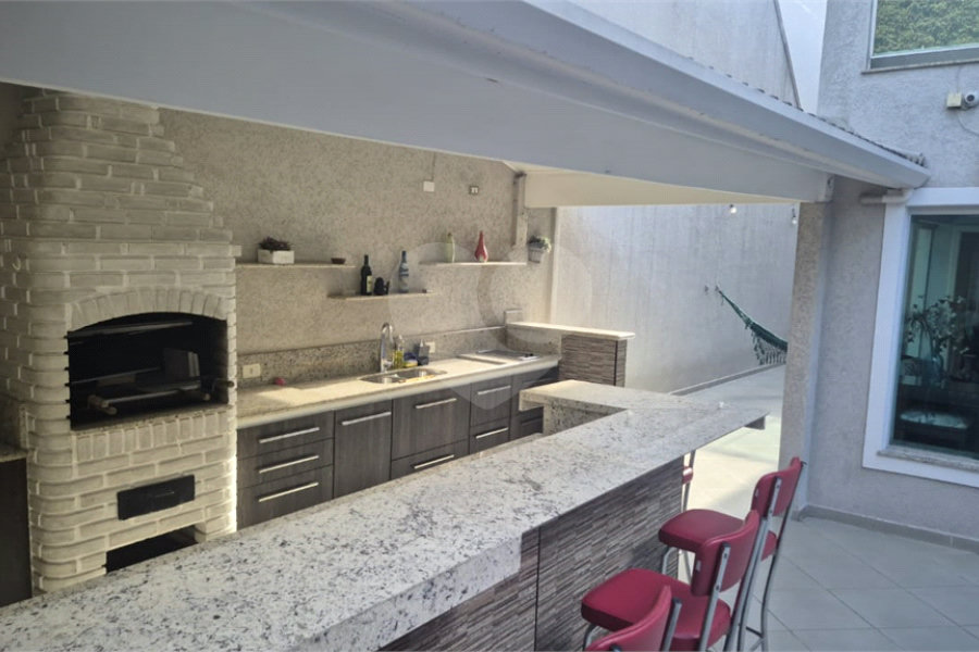 Sobrado à venda com 3 quartos, sendo 1 suíte, em Tremembé, São Paulo, SP