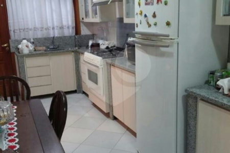Sobrado à venda com 3 quartos, sendo 1 suíte, em Parque Vitória, São Paulo, SP