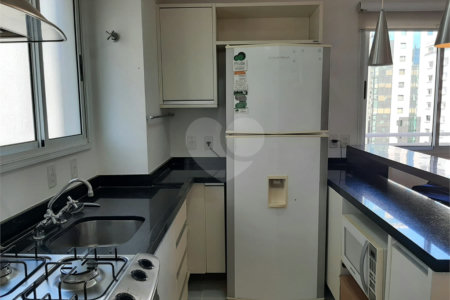 Cobertura de 240m² à venda em Moema - 04 Dorm sendo 02 suítes e 04 vagas.