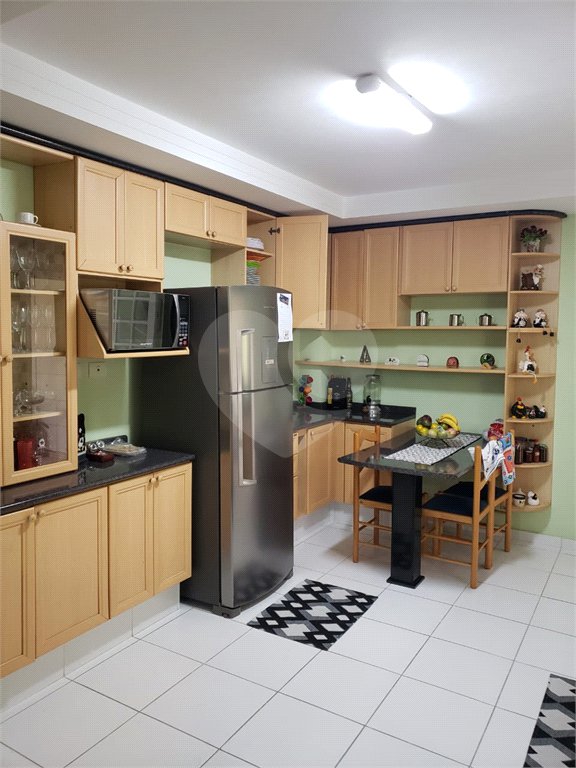 Casa à venda com 6 quartos, sendo 3 suítes, em Alto Ipiranga, Mogi das Cruzes, SP