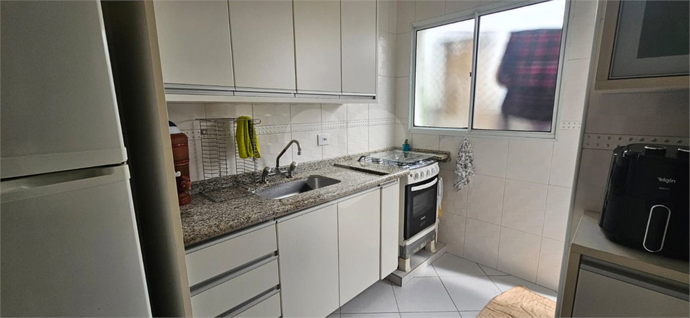 Casa à venda com 3 quartos, sendo 1 suíte, no condomínio Res Santa Inês, São Paulo - SP