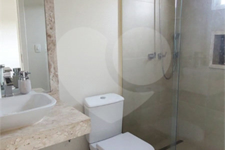Casa à venda com 3 suítes no condomínio Figueira Garden, Atibaia - SP