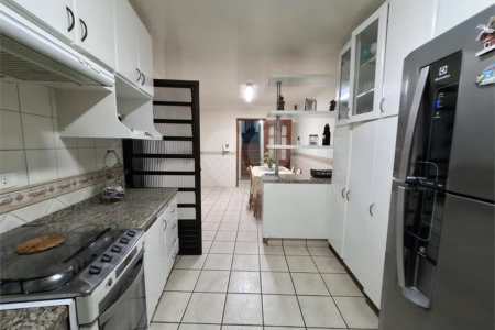 Sobrado à venda com 3 quartos, sendo 1 suíte, em Vila Maria Alta, São Paulo, SP
