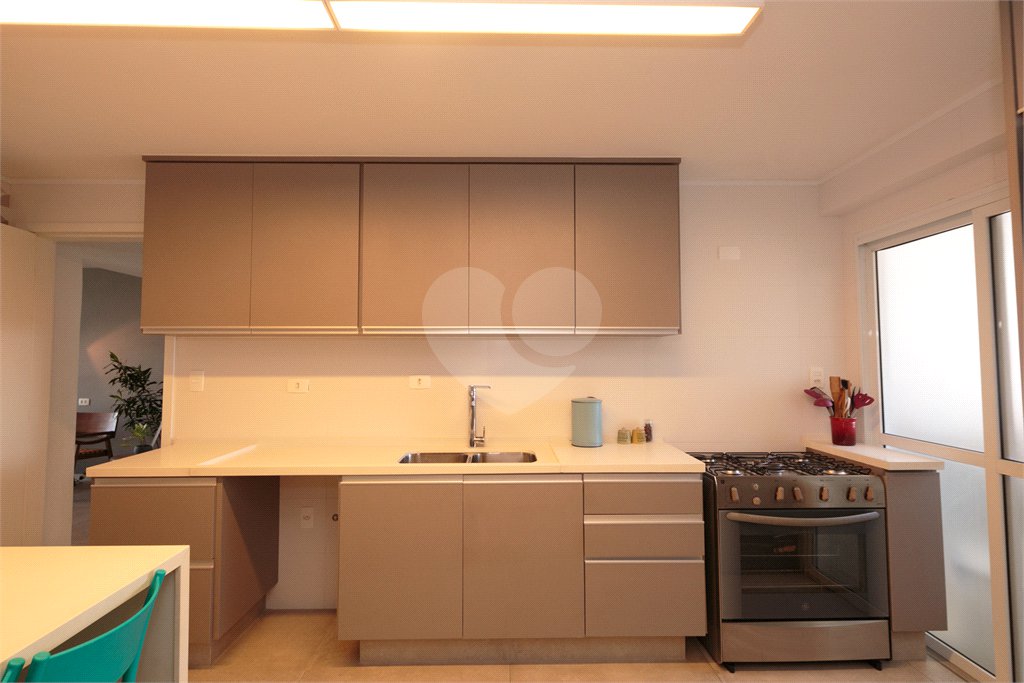 Apartamento à venda com 4 quartos, sendo 1 suíte, em Alto da Boa Vista, São Paulo, SP
