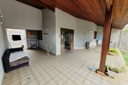 Sobrado à venda com 4 quartos, sendo 1 suíte, em Jardim Regina, Indaiatuba, SP