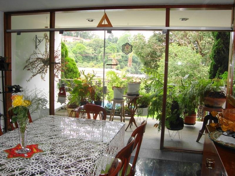 Sobrado à venda com 4 quartos, sendo 2 suítes, em Tremembé, São Paulo, SP