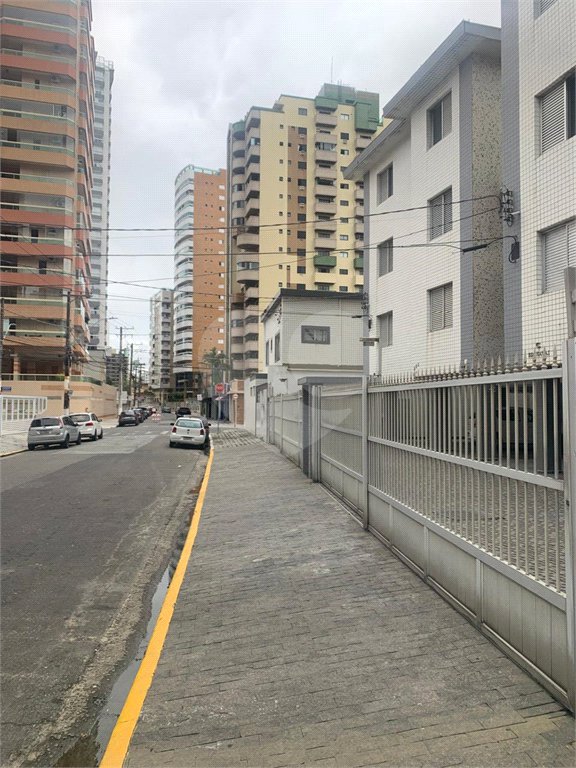 Apartamento à venda com 2 quartos, sendo 1 suíte,  em Canto do Forte, Praia Grande, SP