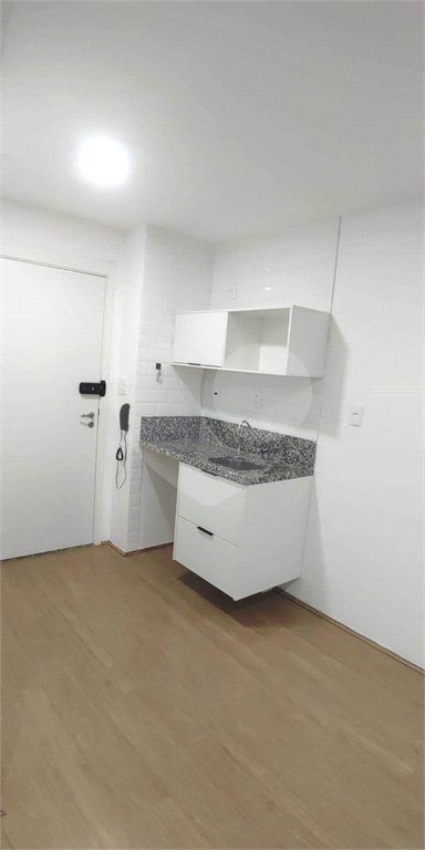Apartamento tipo Studio em frente ao Metrô Brás - Centro - São Paulo - SP