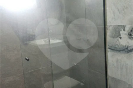 Indaiatuba- condominio Vale das Laranjeiras - Itaici - Terreno 3040,00 ms- construida 220ms - 3 dormitórios, sendo 2 suítes e uma suíte master com closet, além de uma sala ampla com 3 ambientes, Cozinha planejada,, campo de futebol/vôlei, Area de lazer com piscina, espaço gourmet com churrasque