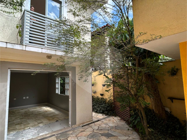 Sobrado à venda com 4 quartos, sendo 1 suíte,  em Chácara Santo Antônio (zona Sul), São Paulo, SP