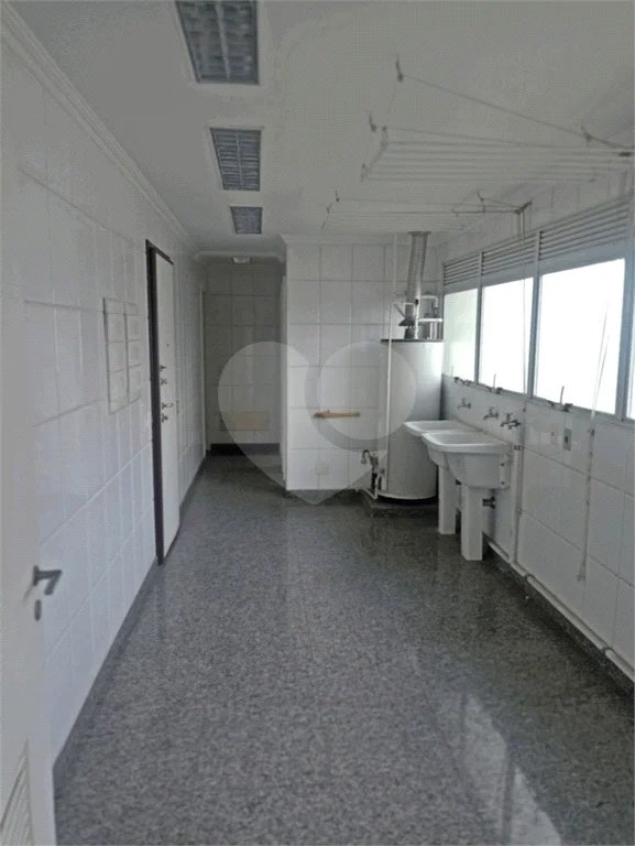 Apartamento a venda com 252 m² no Campo belo.