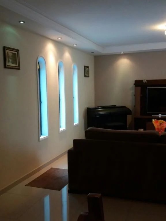 Sobrado à venda ou para alugar com 4 quartos, sendo 1 suíte, em Vila Butantã, São Paulo, SP