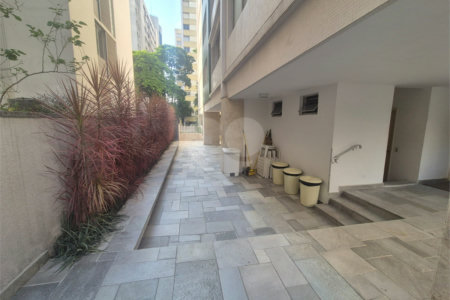 Apartamento à venda com 3 quartos, sendo 1 suíte, em Itaim Bibi, São Paulo, SP