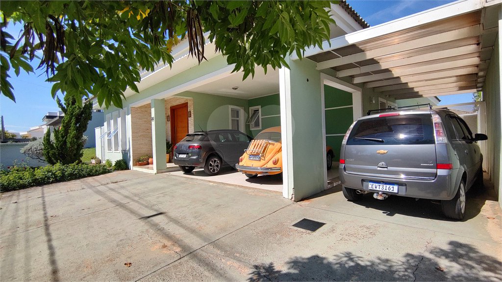 Casa à venda com 4 suítes no condomínio Parque Chapada de Itu, Itu - SP