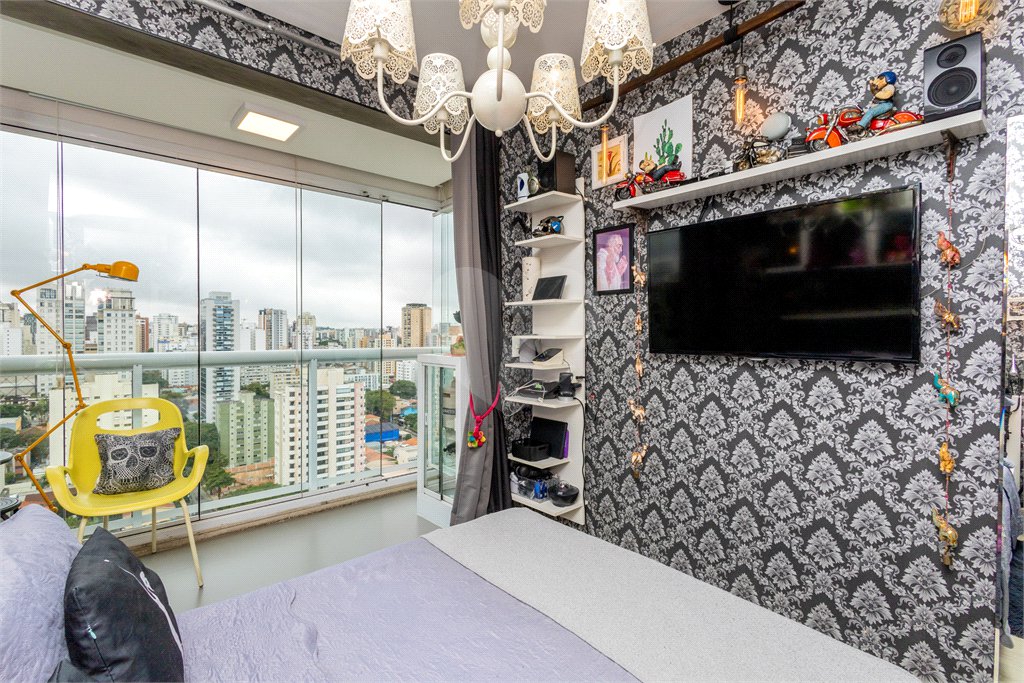 Apartamento à venda com 2 quartos, sendo 1 suíte,  em Vila Olímpia, São Paulo, SP