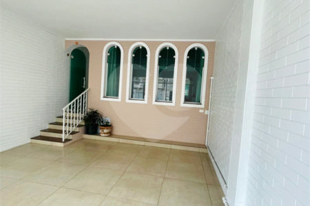 Casa à venda com 4 quartos, sendo 1 suíte,  em Jardim Stella, Santo André, SP
