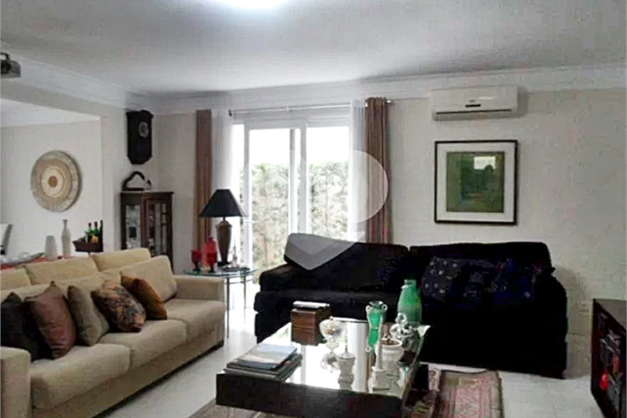 Casa à venda com 4 suítes no condomínio Chácara das Rosas, São Paulo - SP