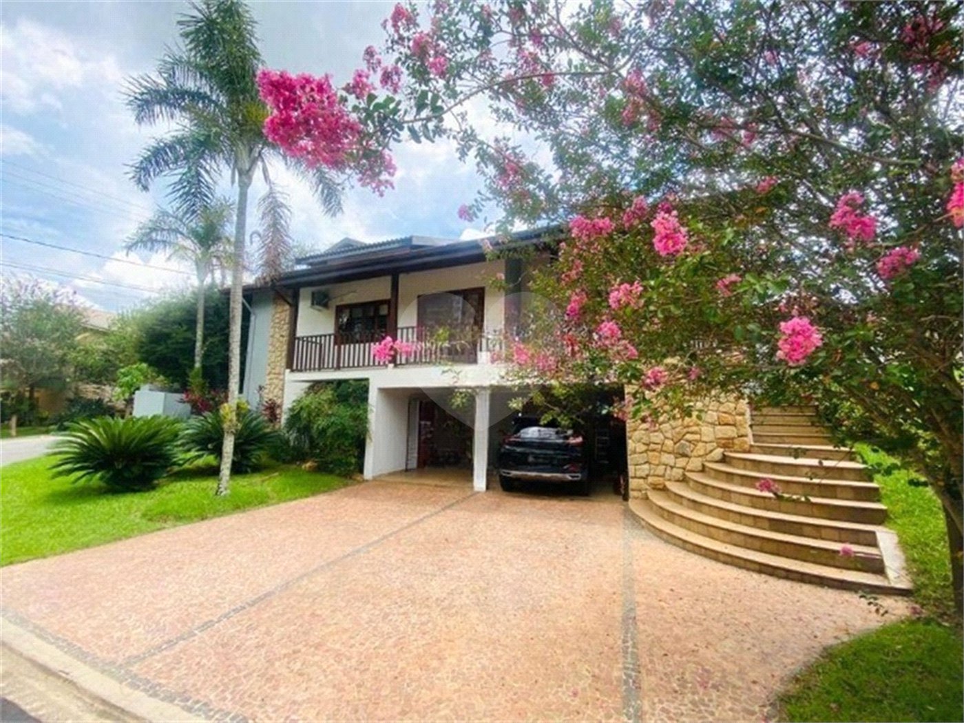 Casa à venda com 3 quartos, sendo 1 suíte, no condomínio Recanto dos Paturis, Vinhedo - SP