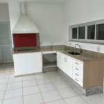 Casa para alugar com 3 suítes no condomínio Figueira Garden, Atibaia - SP