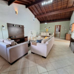 Casa à venda com 4 quartos, sendo 1 suíte, em Santa Cândida, Vinhedo, SP