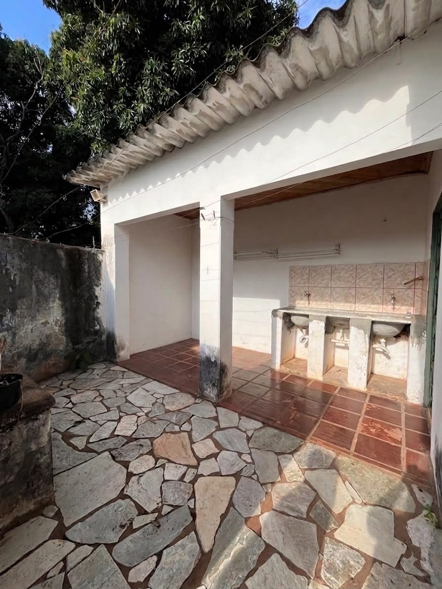 Casa à venda com 3 quartos, sendo 1 suíte, em Jardim das Oliveiras, Três Lagoas, MS