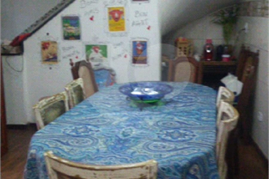 Casa à venda com 4 quartos, sendo 1 suíte, no condomínio Conselheiro Moreira de Barros, São Paulo - SP