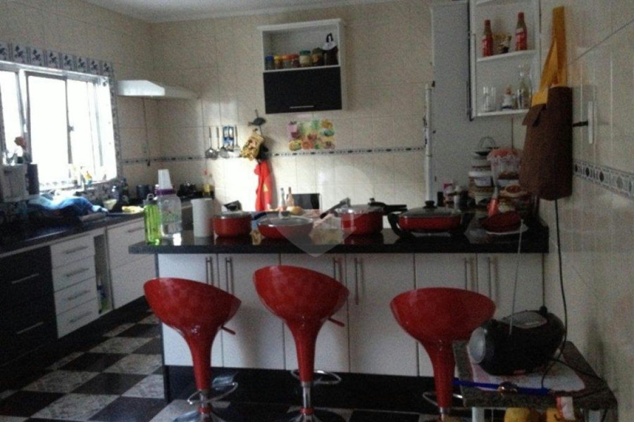 Sobrado à venda com 5 quartos, sendo 1 suíte,  em Vila Isolina Mazzei, São Paulo, SP
