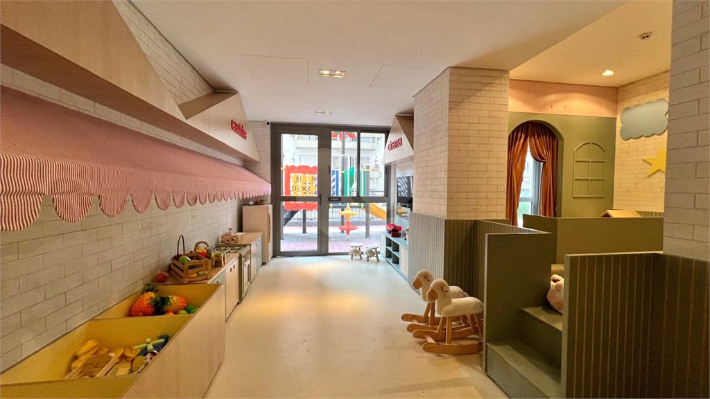 Apartamento à venda com 2 quartos em Moema, São Paulo, SP