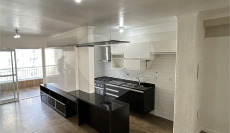 Apartamento à venda com 3 quartos, sendo 1 suíte,  em Jardim Umarizal, São Paulo, SP