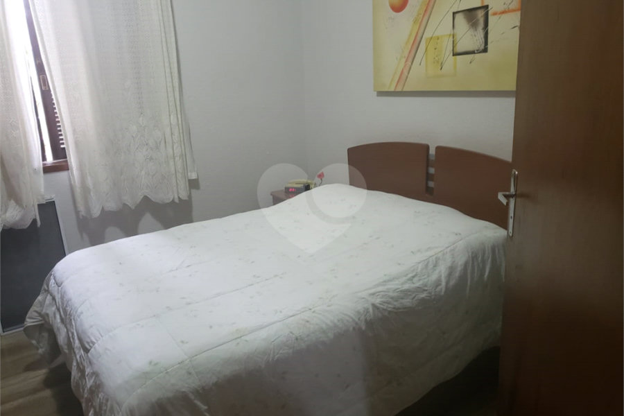 Casa Térrea à venda com 3 quartos em Horto, São Paulo, SP