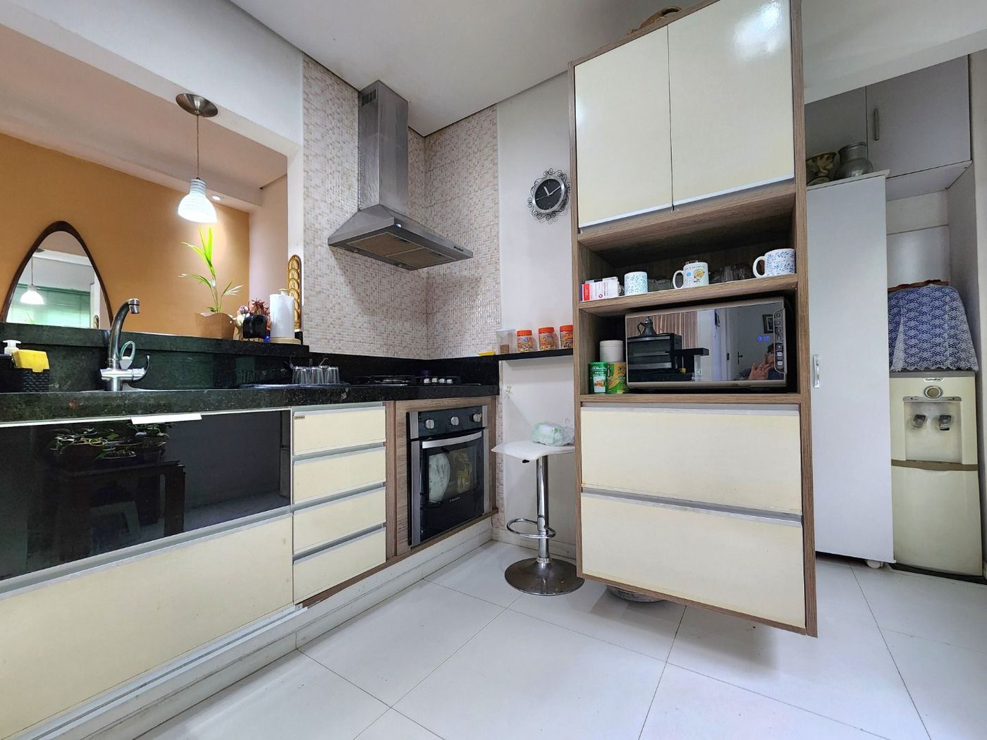 Apartamento 2 Dormitórios com Vista Mar, 1 Suíte e 50m da Praia – Santos