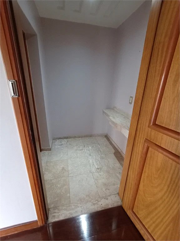 Apartamento à venda ou para alugar com 4 quartos, sendo 1 suíte, em Vila Andrade, São Paulo, SP
