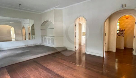 Casa Térrea para alugar com 3 quartos, sendo 2 suítes,  em Aclimação, São Paulo, SP