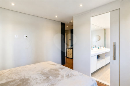 Apartamento à venda com 3 suítes em Granja Julieta, São Paulo, SP