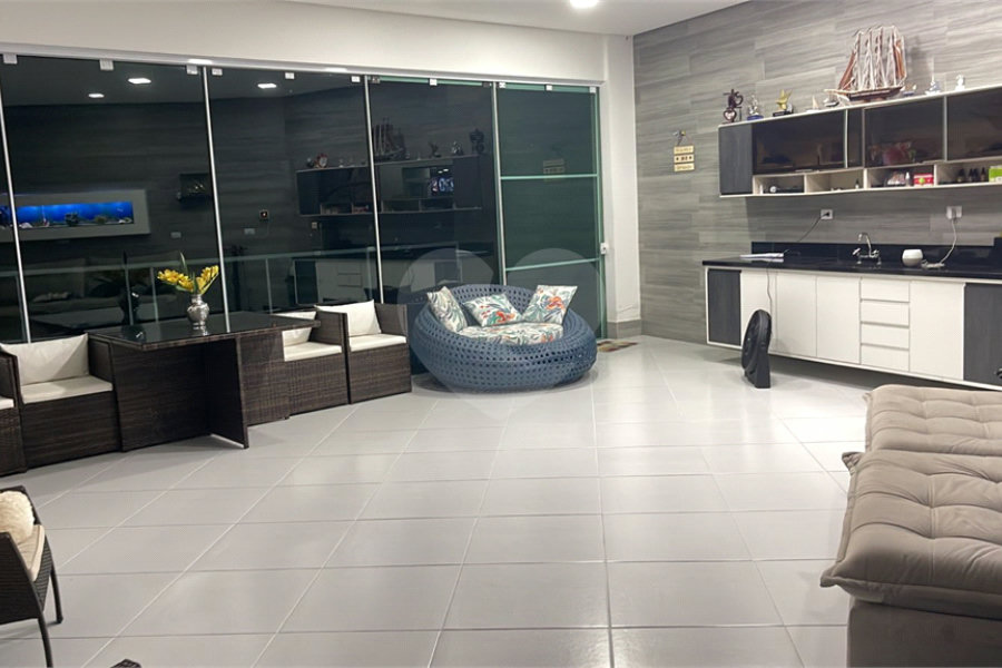 Casa à venda com 3 quartos, sendo 2 suítes, em Horto, São Paulo, SP