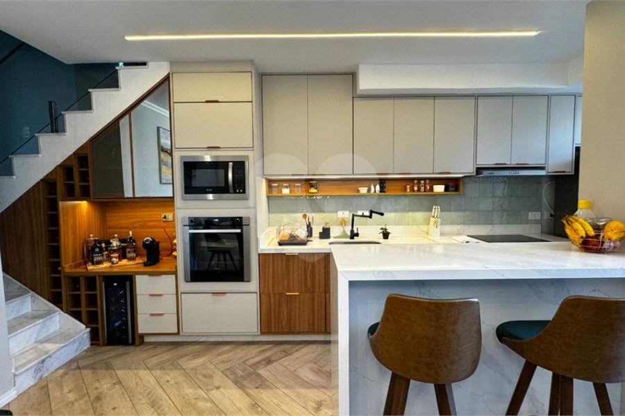 Casa à venda com 3 quartos, sendo 1 suíte, no condomínio Residencial Vegas, São Paulo - SP