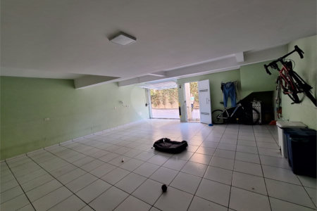 Casa à venda com 3 quartos, sendo 1 suíte, no condomínio Villaggio Tronchim, São Paulo - SP
