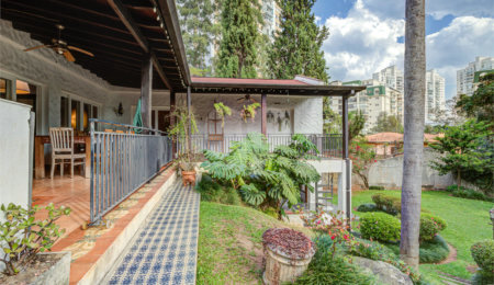 Casa de Vila à venda com 3 quartos, sendo 2 suítes,  em Alto da Boa Vista, São Paulo, SP