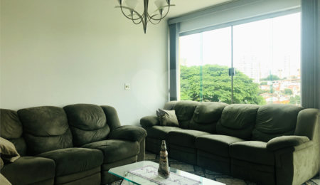 Sobrado à venda com 3 quartos, sendo 1 suíte,  em Vila Romero, São Paulo, SP
