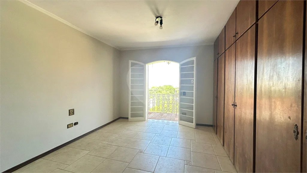 Venda Casa com 4 Dormitórios no Parque Santa Cecília