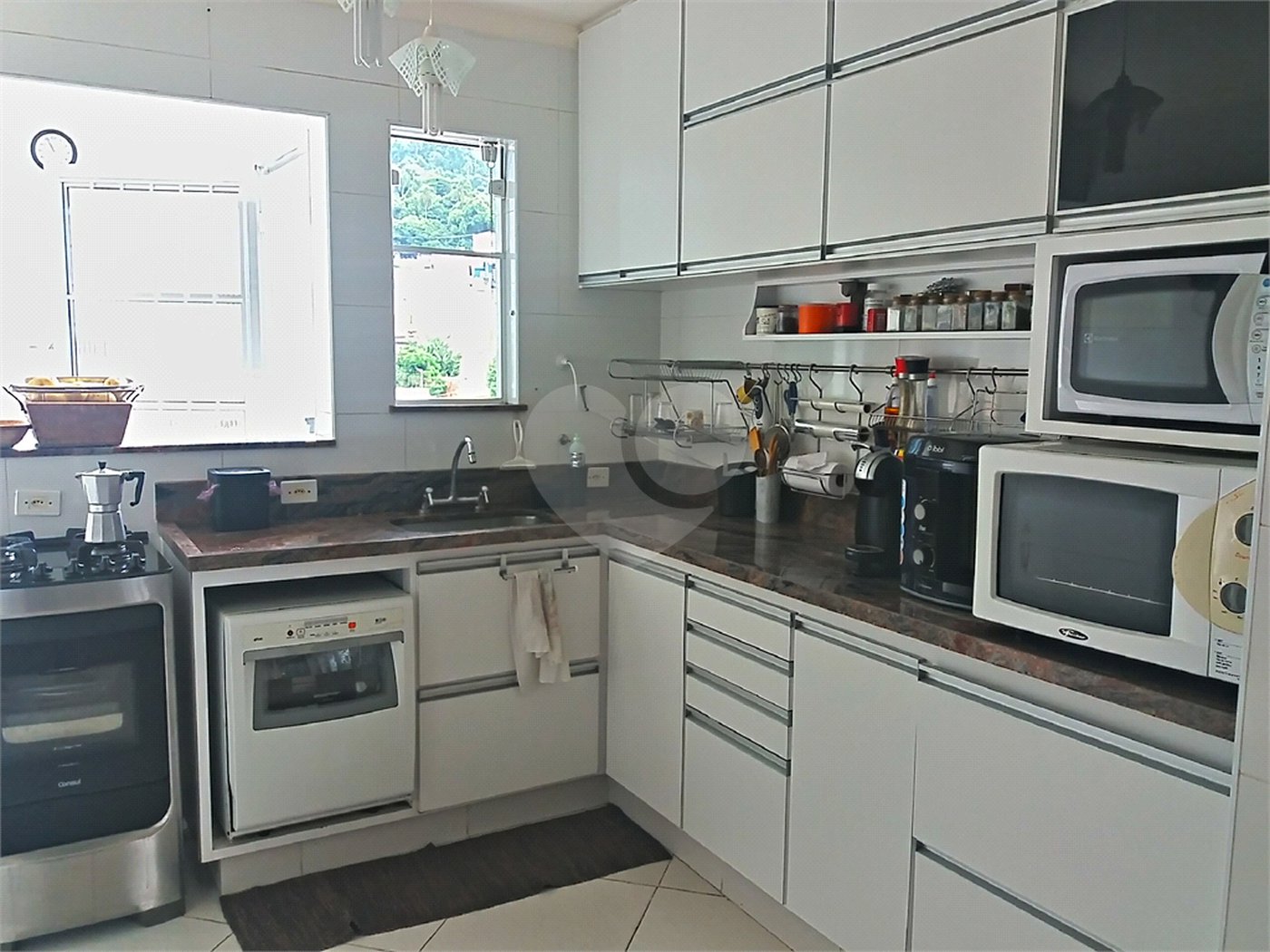Sobrado à venda com 3 quartos, sendo 1 suíte, em Tremembé, São Paulo, SP