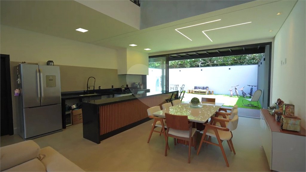 Casa à venda com 3 suítes em Pinheirinho, Vinhedo, SP