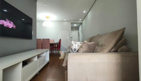 Apartamento à venda com 3 quartos, sendo 1 suíte,  em Vila Monumento, São Paulo, SP