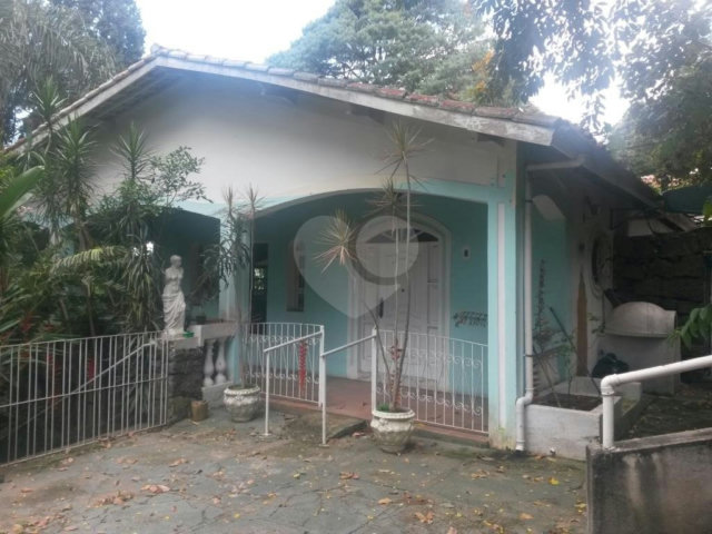 Casa Térrea à venda com 4 quartos, sendo 2 suítes,  em Serra da Cantareira, São Paulo, SP
