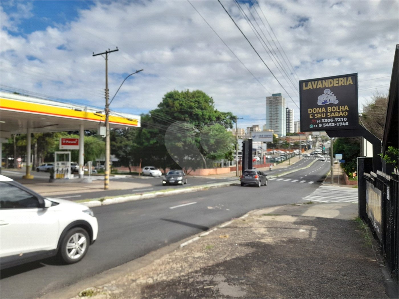 Galpão Comercial à Venda – Localização Estratégica na Avenida São Carlos