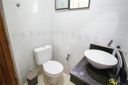 Casa à venda ou para alugar com 5 quartos, sendo 2 suítes, no condomínio Restinga Verde, São Roque - SP